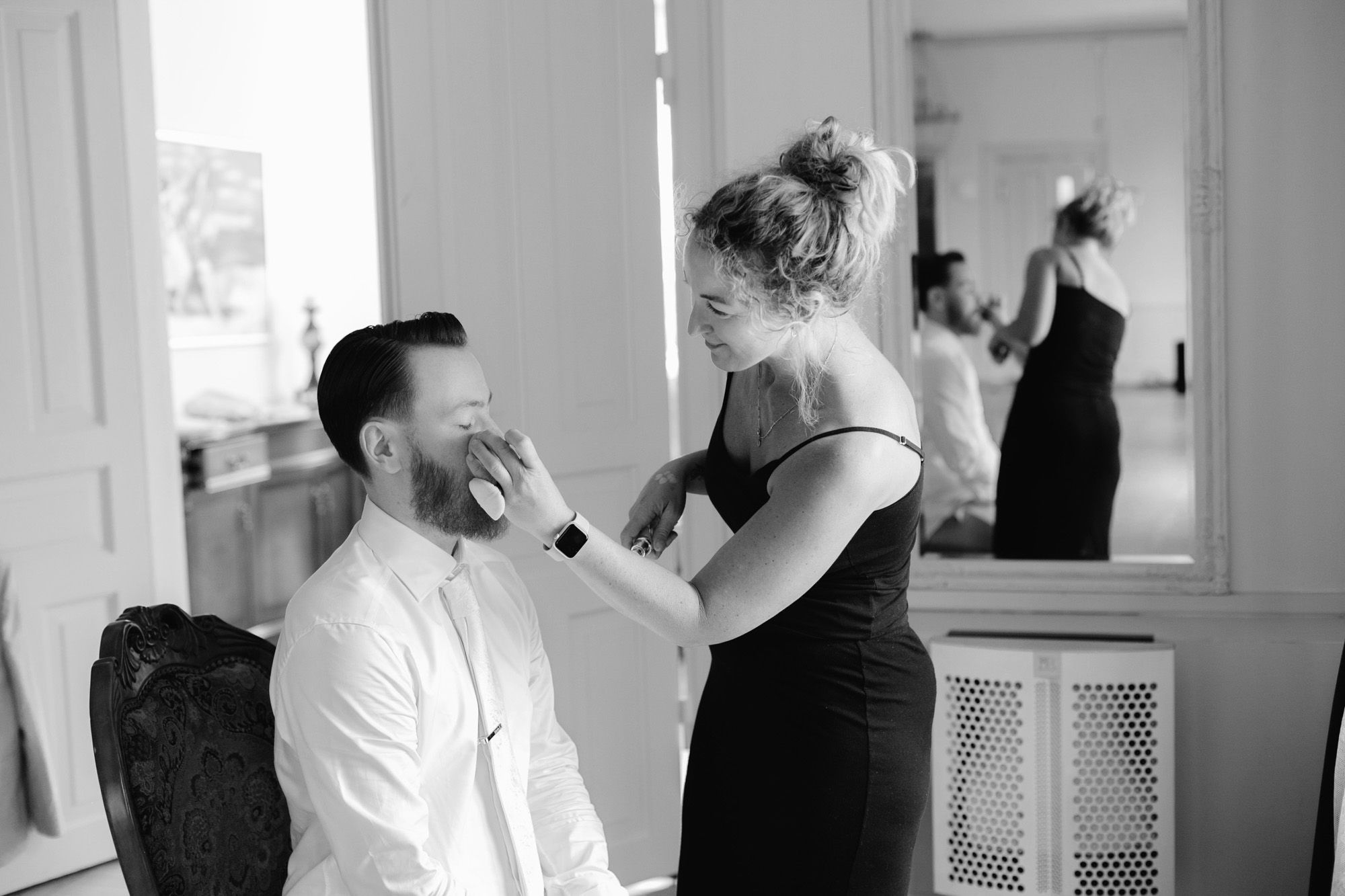 Bröllop på Presteruds herrgård i Kristinehamn. Bröllopsfotograf Rebecca Nordin i Karlstad. Brudens förberedelser.