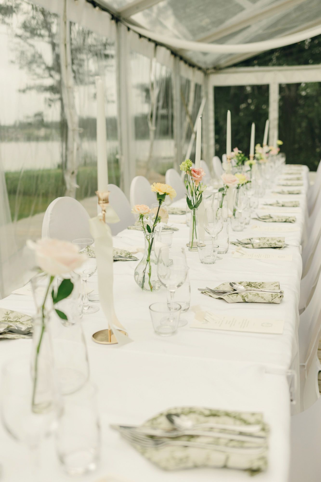 Bröllop på Presteruds herrgård i Kristinehamn. Bröllopsfotograf Rebecca Nordin i Karlstad. Bröllopsdukningen.