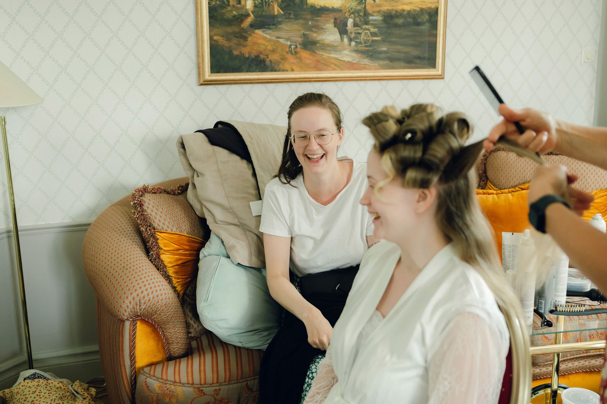 Bröllop på Presteruds herrgård i Kristinehamn. Bröllopsfotograf Rebecca Nordin i Karlstad. Brudens förberedelser.