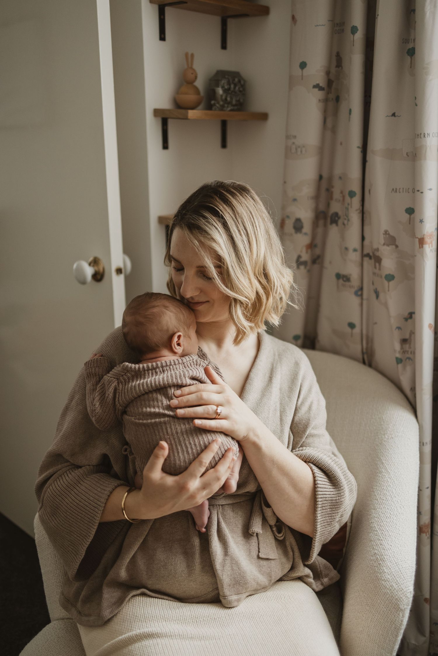 Geelong Lara Torquay Ocean Grove Barwon Heads newborn maternity pregnancy family motherhood couples photographer photography photoshoot
