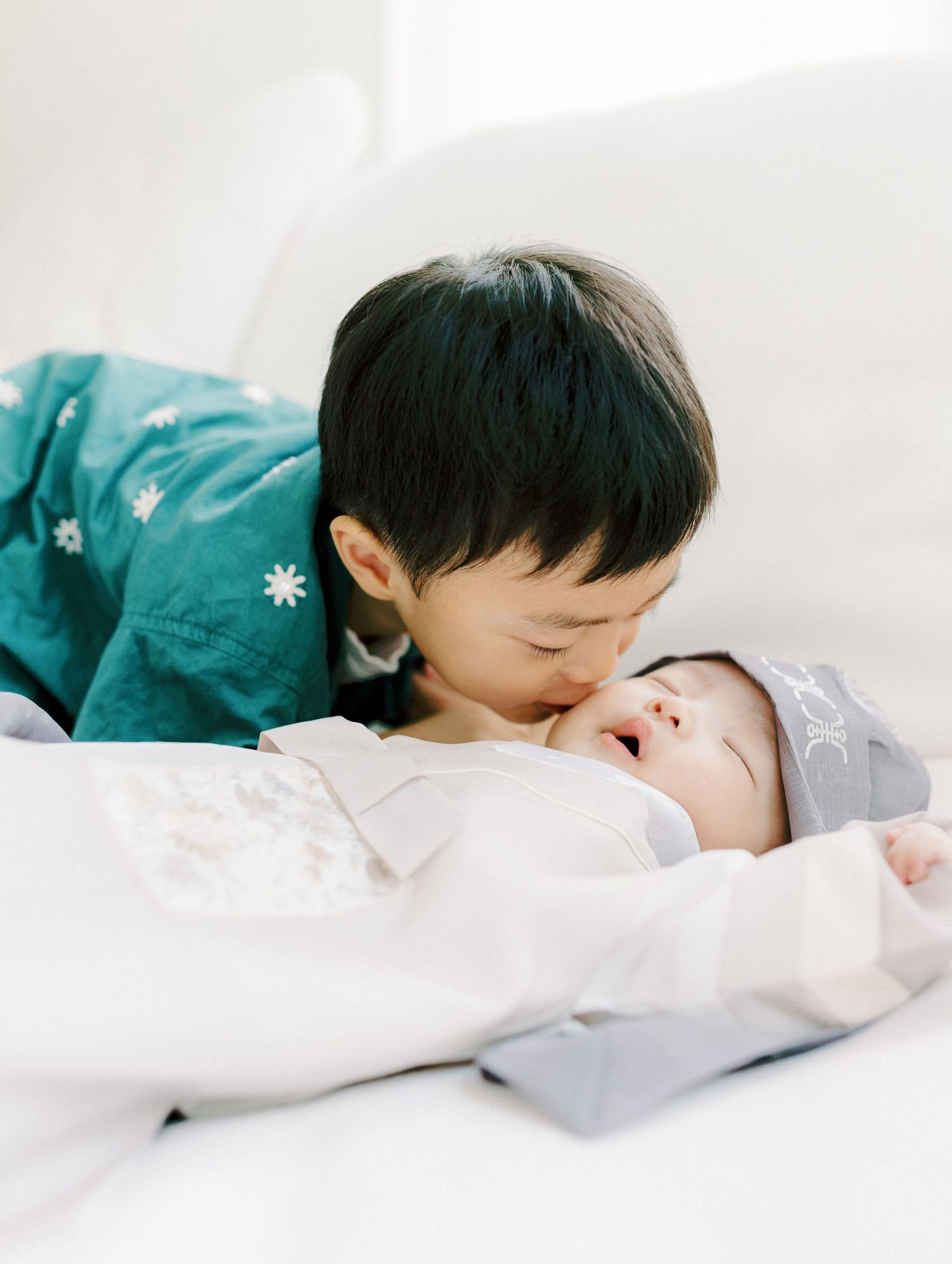 Jeanie Jang Photo New Jersey Photographer Family Session at Home