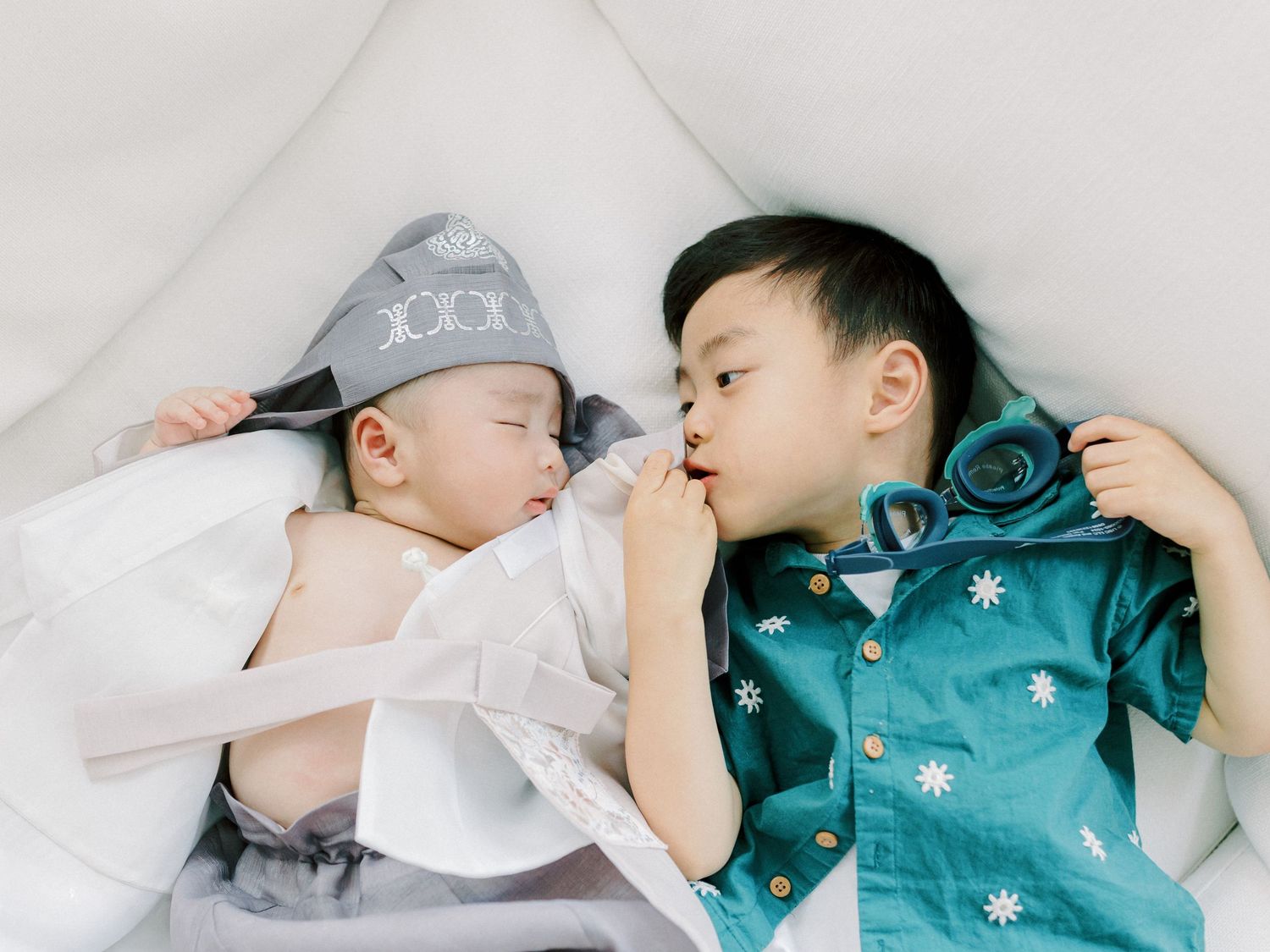 Jeanie Jang Photo New Jersey Photographer Family Session at Home