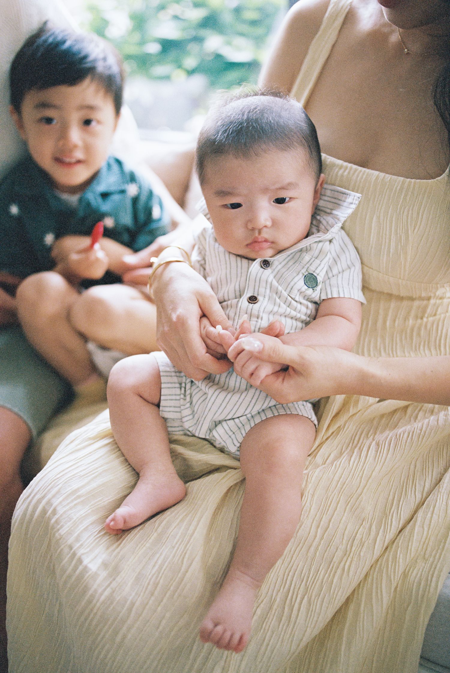 Jeanie Jang Photo New Jersey Photographer Family Session at Home