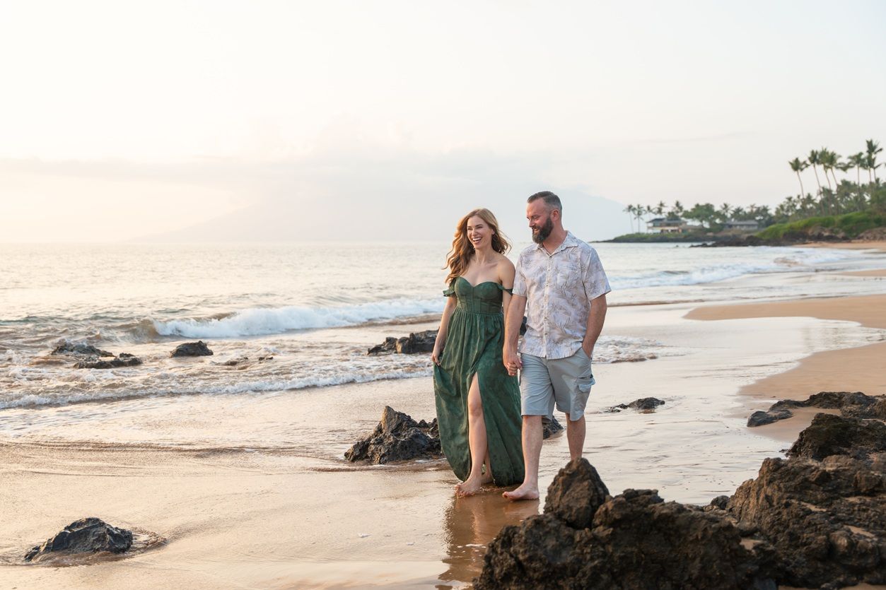 Maui family photographer photo against beautiful Maui sunset beach by ohwowfotos.