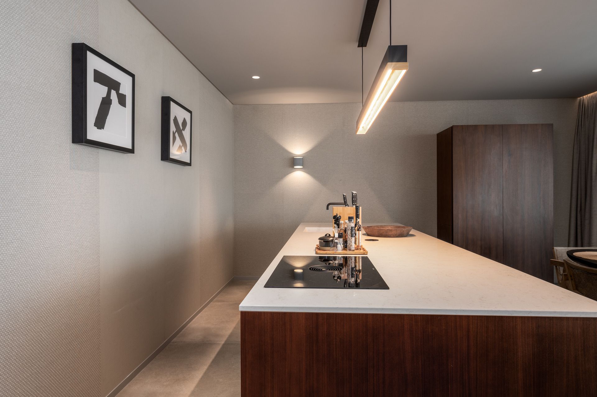 Modern kitchen of a luxury penthouse in the Algarve, by Parallel Studios
