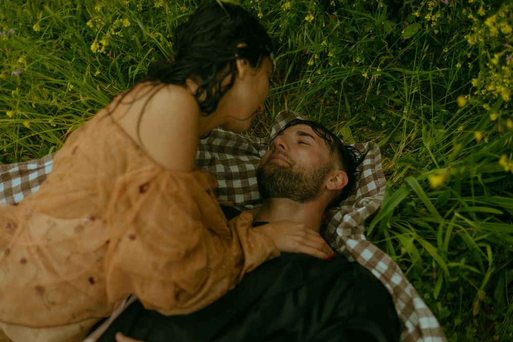 Romantic picnic themed photography session in Van Nuys, California.