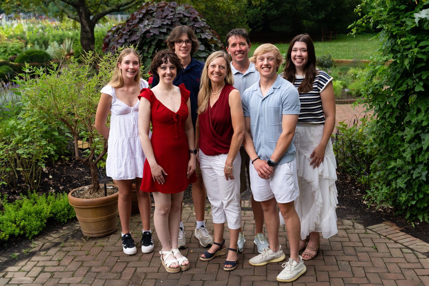 Multi-generational family portrait at Inniswood Garden in Westerville, Ohio, by Jamie Macey Photography