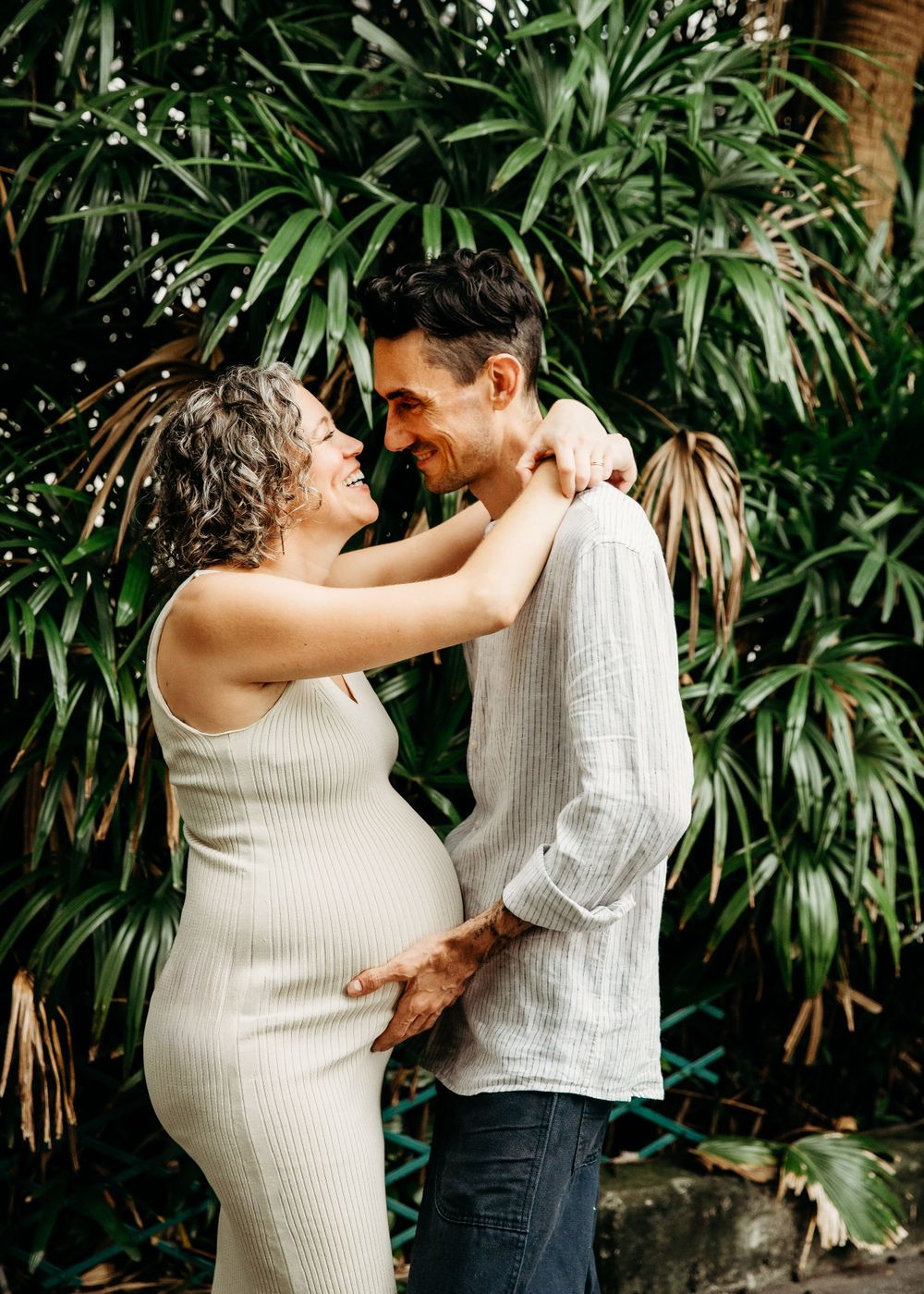 Hong Kong family photographer Lullaby Images lobster bay