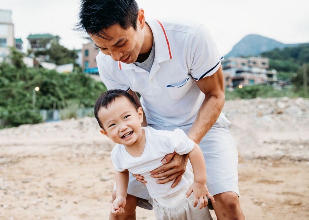 Hong Kong family photographer Lullaby Images Studio at in Lobster Bay Beach Photo Shoot