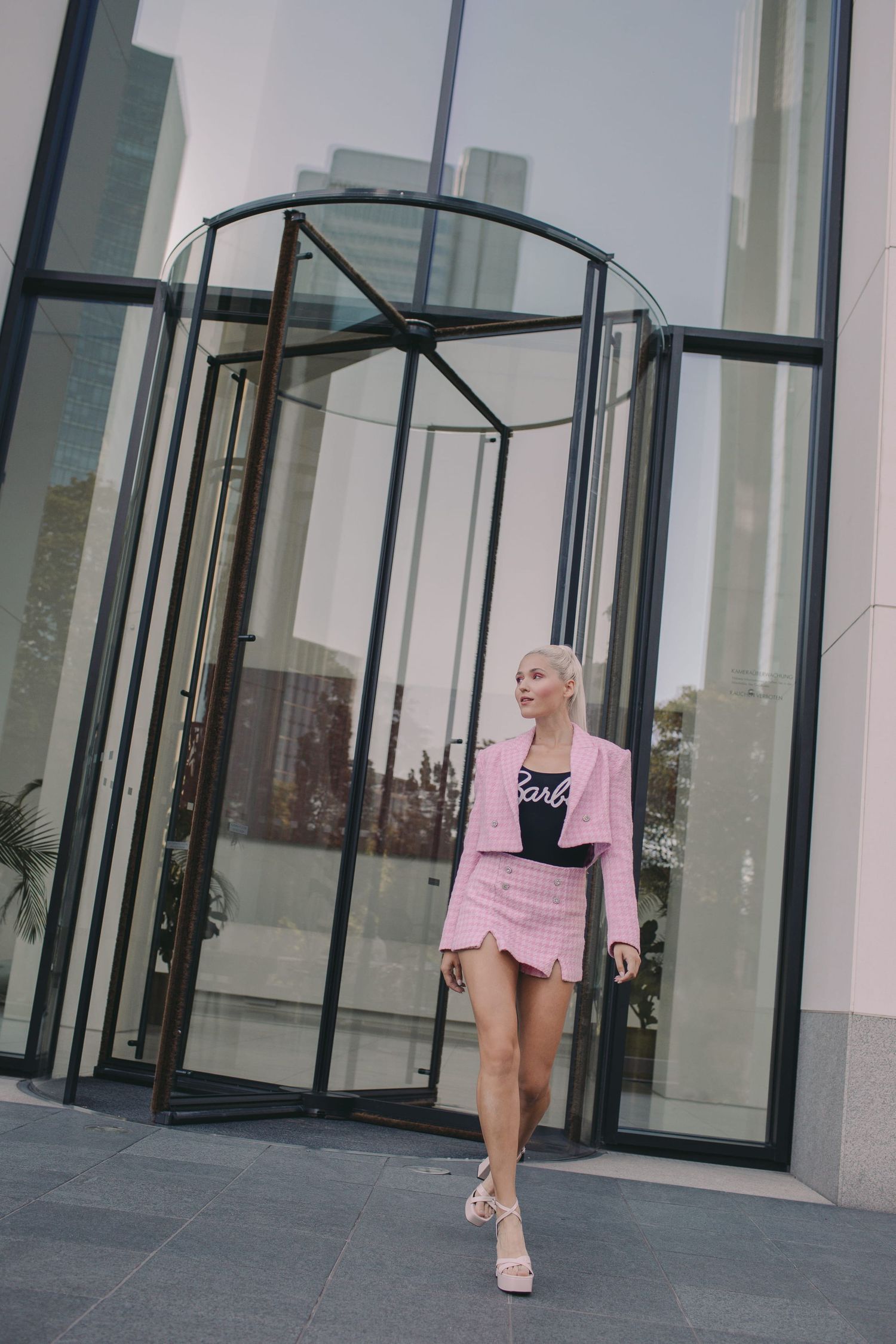 IL Photography Portraitfotografie Maike pink door
