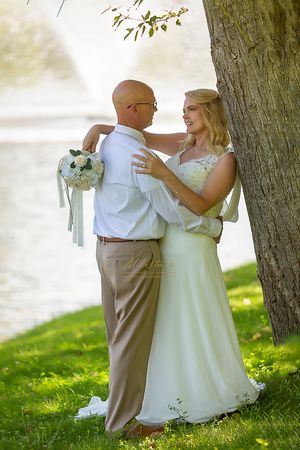 Elopement on the greenbelt Eagle Idaho by Milestones Studios LLC