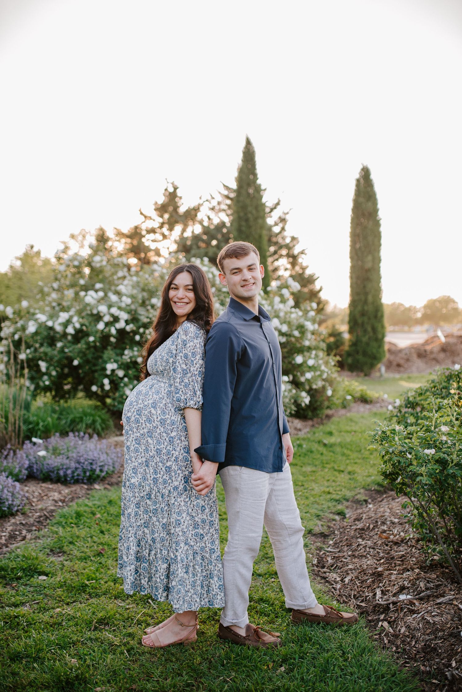 Maternity pregnancy photo session in Sedgwick County Park, family pictures in Wichita, KS, by Jessica Nadine Photography