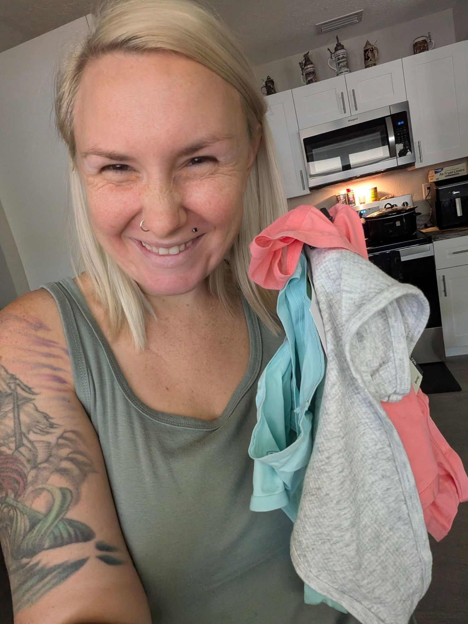 Women are literally hunting hidden panties around Arcadia, FL for free boudoir sessions
