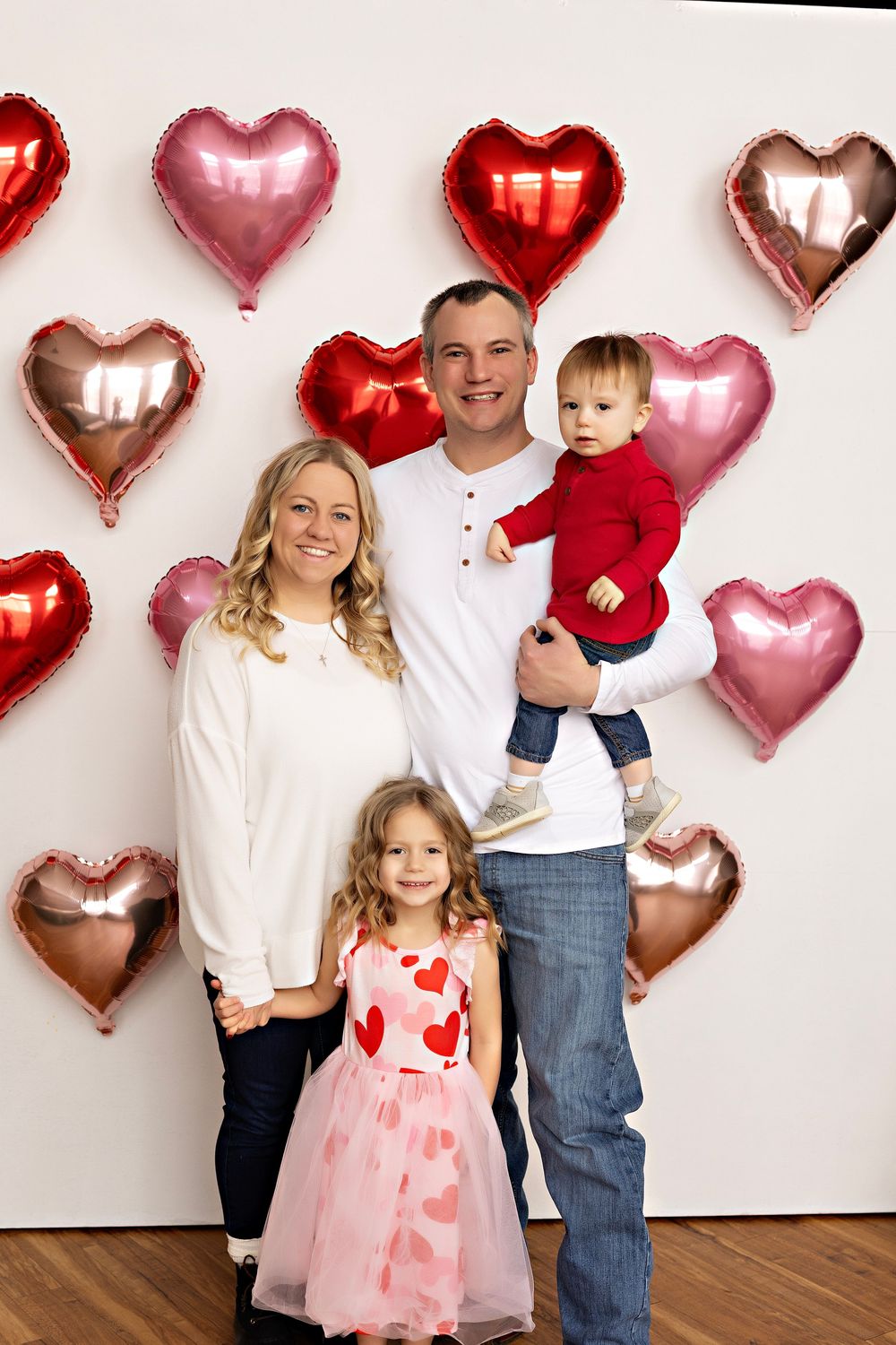 Valentines mini sessions Watertown WI family photographer Kendall Kuss Photography