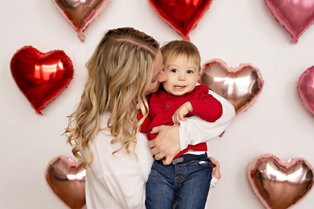 Valentines mini sessions Watertown WI family photographer Kendall Kuss Photography