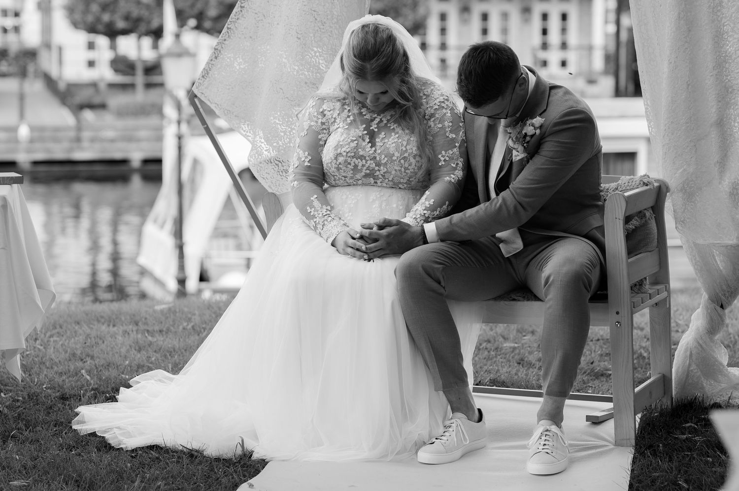 Foto van kerkdienst in de oude kerk in Huizen, gefotografeerd door christelijke trouwfotograaf Bij de kalkovens in Huizen