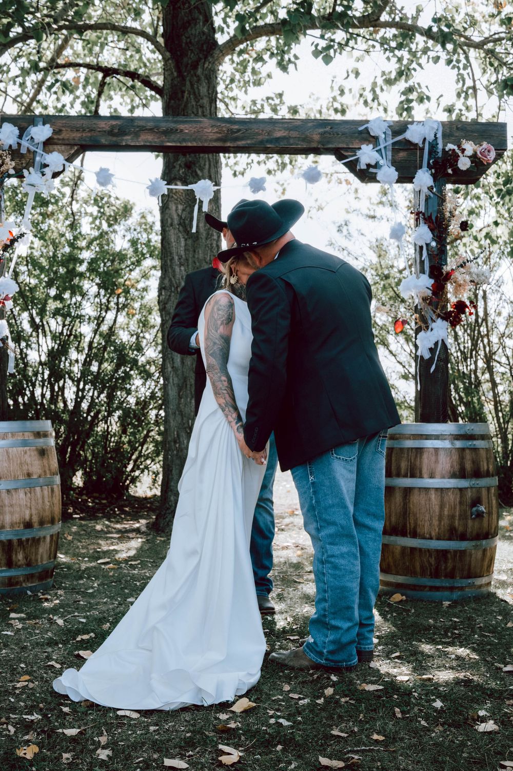Wedding Photography - Documentary Photography in Dewinton, Alberta