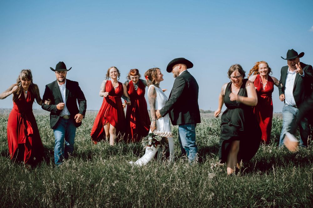 Wedding Photography - Wedding Party Photography in Dewinton, Alberta