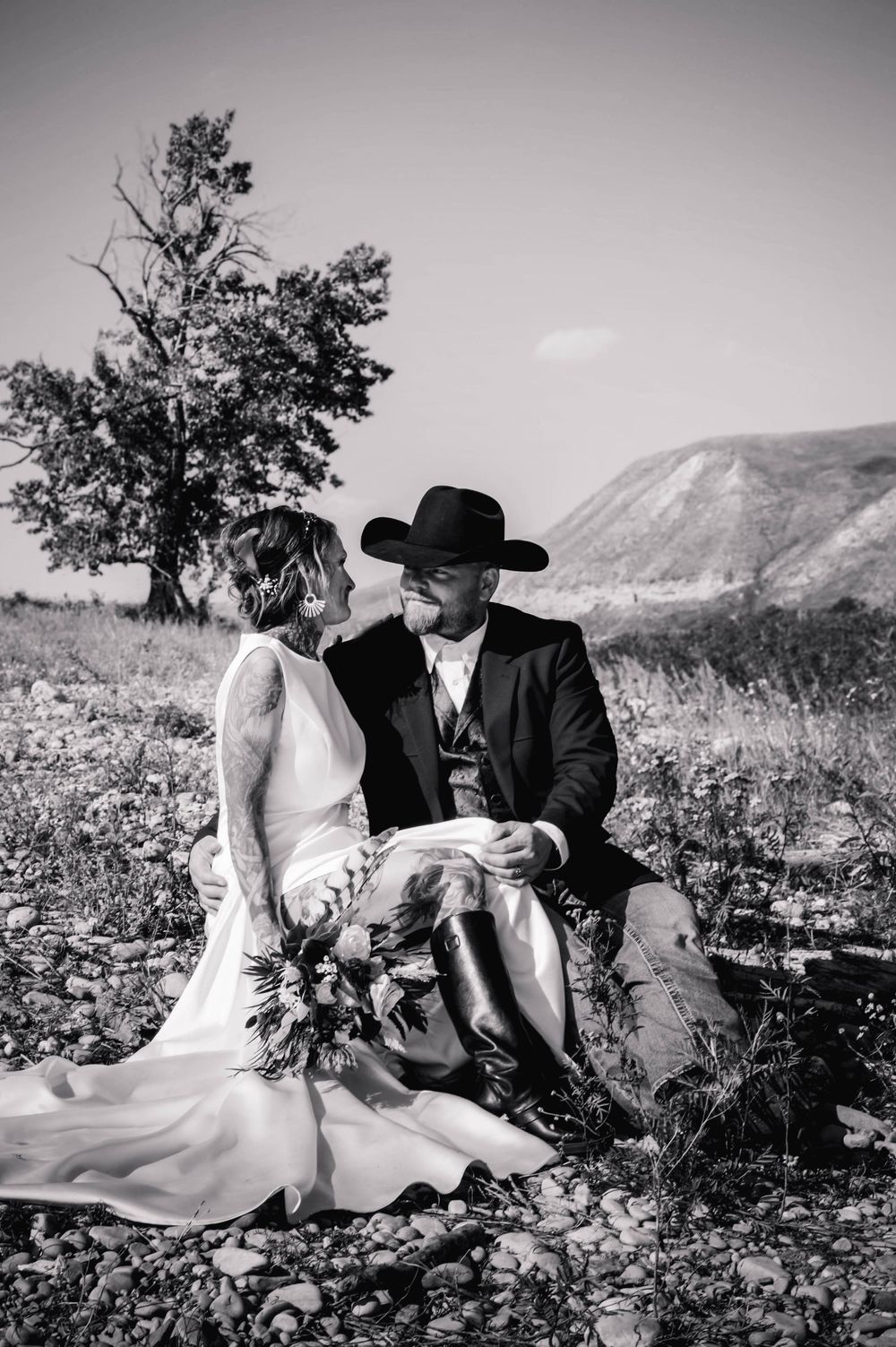 Wedding Photography - Couples Intimate Photography in Dewinton, Alberta