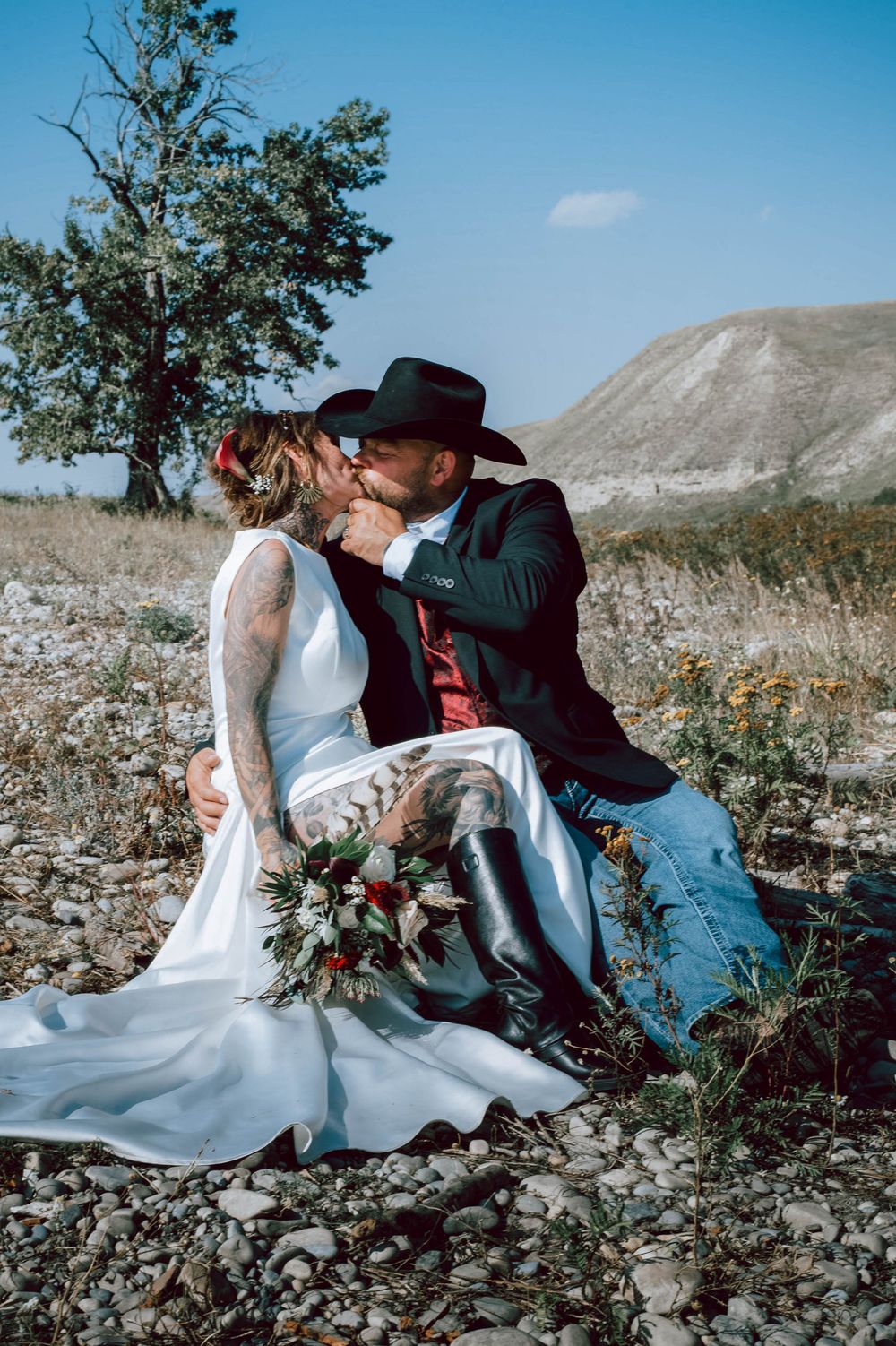 Wedding Photography - Couples Intimate Photography in Dewinton, Alberta