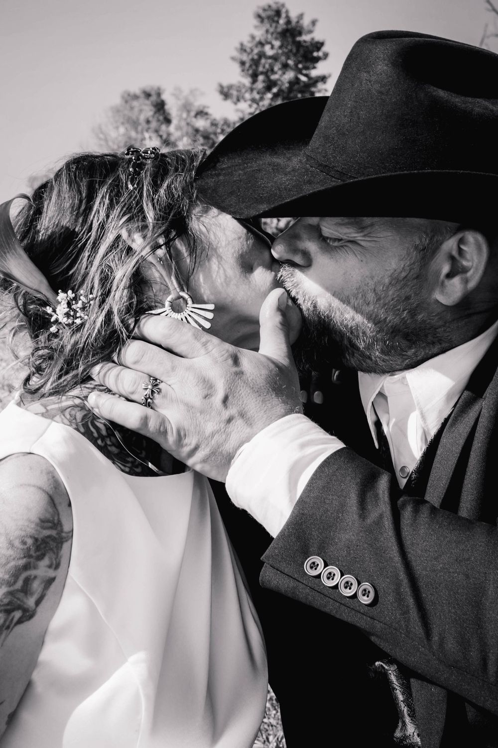 Wedding Photography - Couples Intimate Photography in Dewinton, Alberta