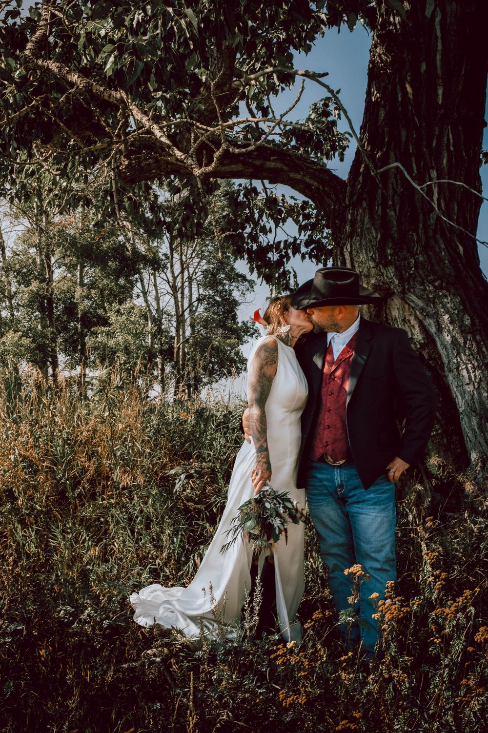 Wedding Photography - Couples Intimate Photography in Dewinton, Alberta