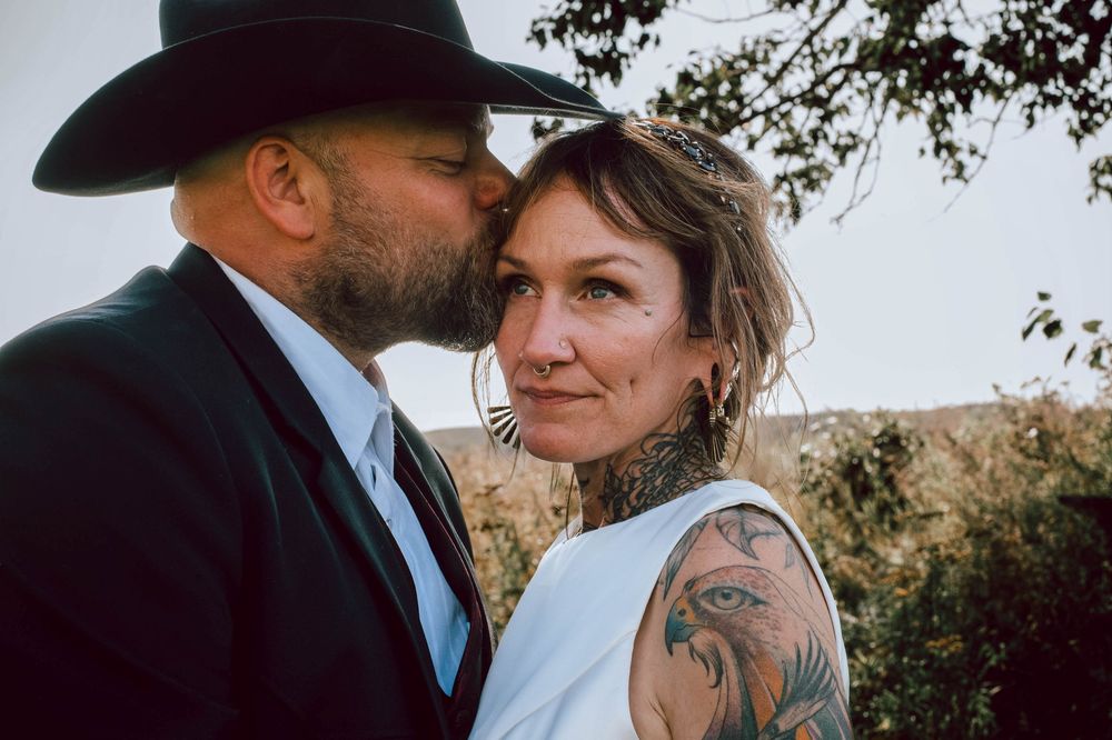 Wedding Photography - Couples Intimate Photography in Dewinton, Alberta