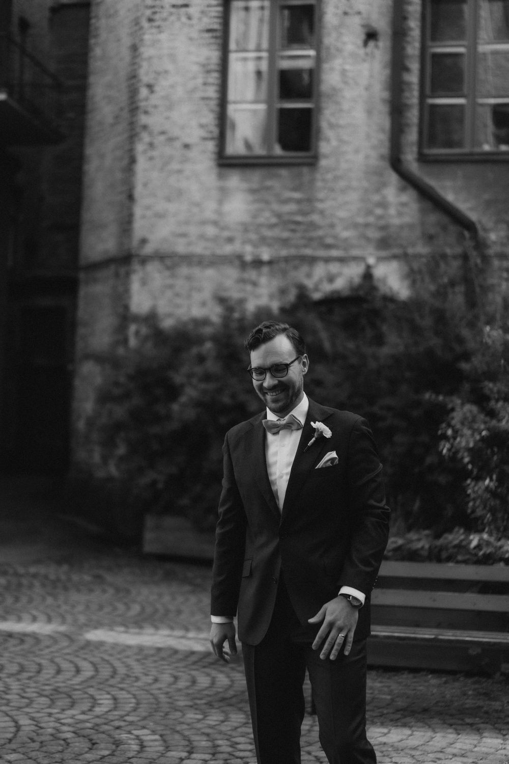 Sulhanen odottamassa first look -hetkeä