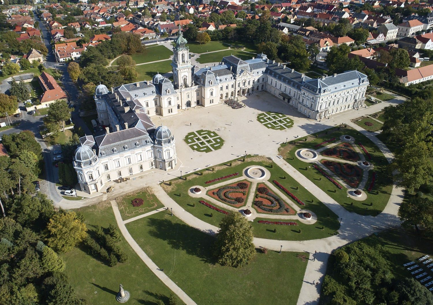 Grand wedding ceremony at Festetics Castle Keszthely
