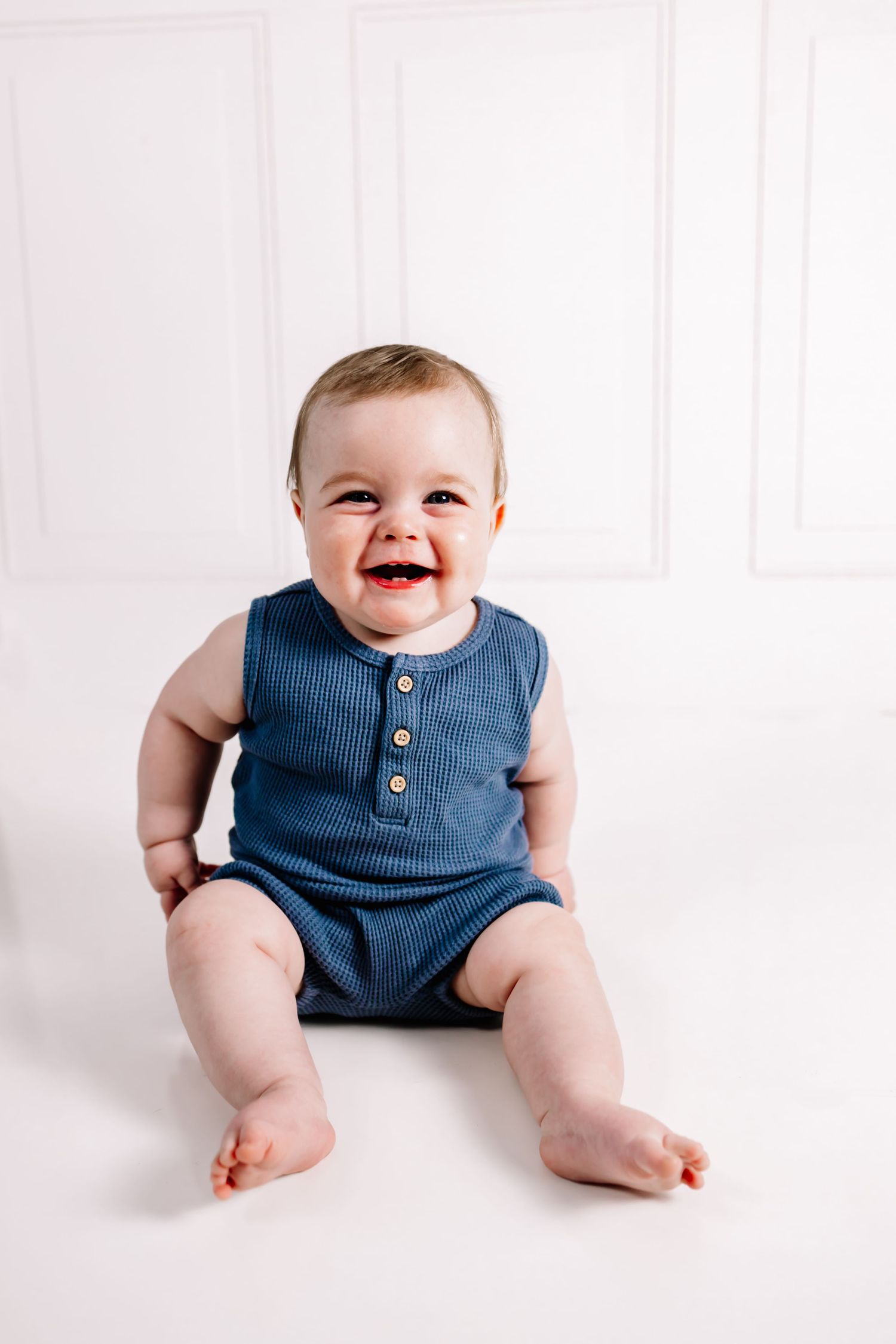 Affordable cake smash photographer in Richmond, Virginia. Milestone photo sessions in RVA. Children photographer in Richmond, Virginia