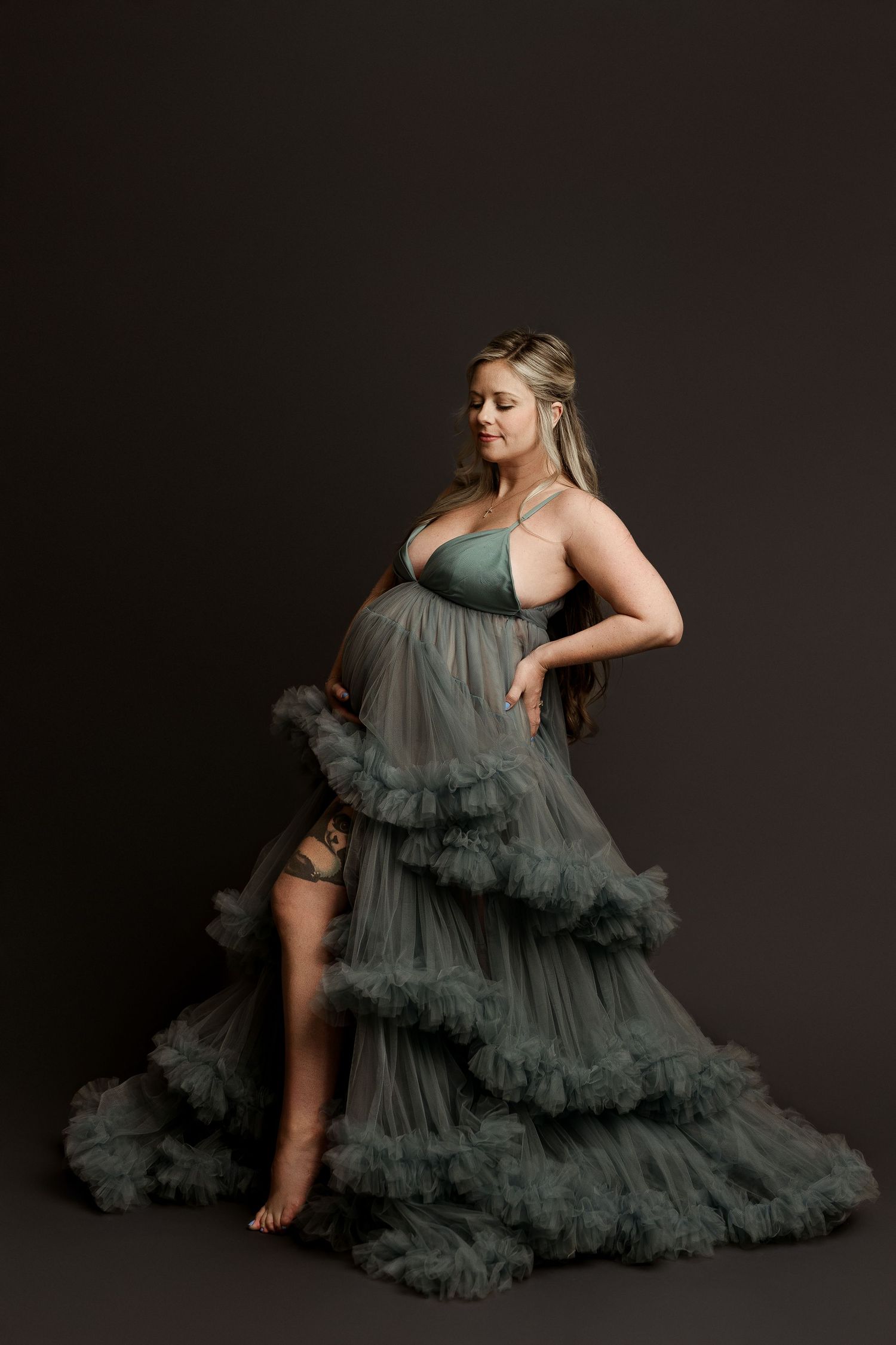 best Wichita maternity photographer, maternity portrait studio near me, professional maternity photos, studio maternity photography
