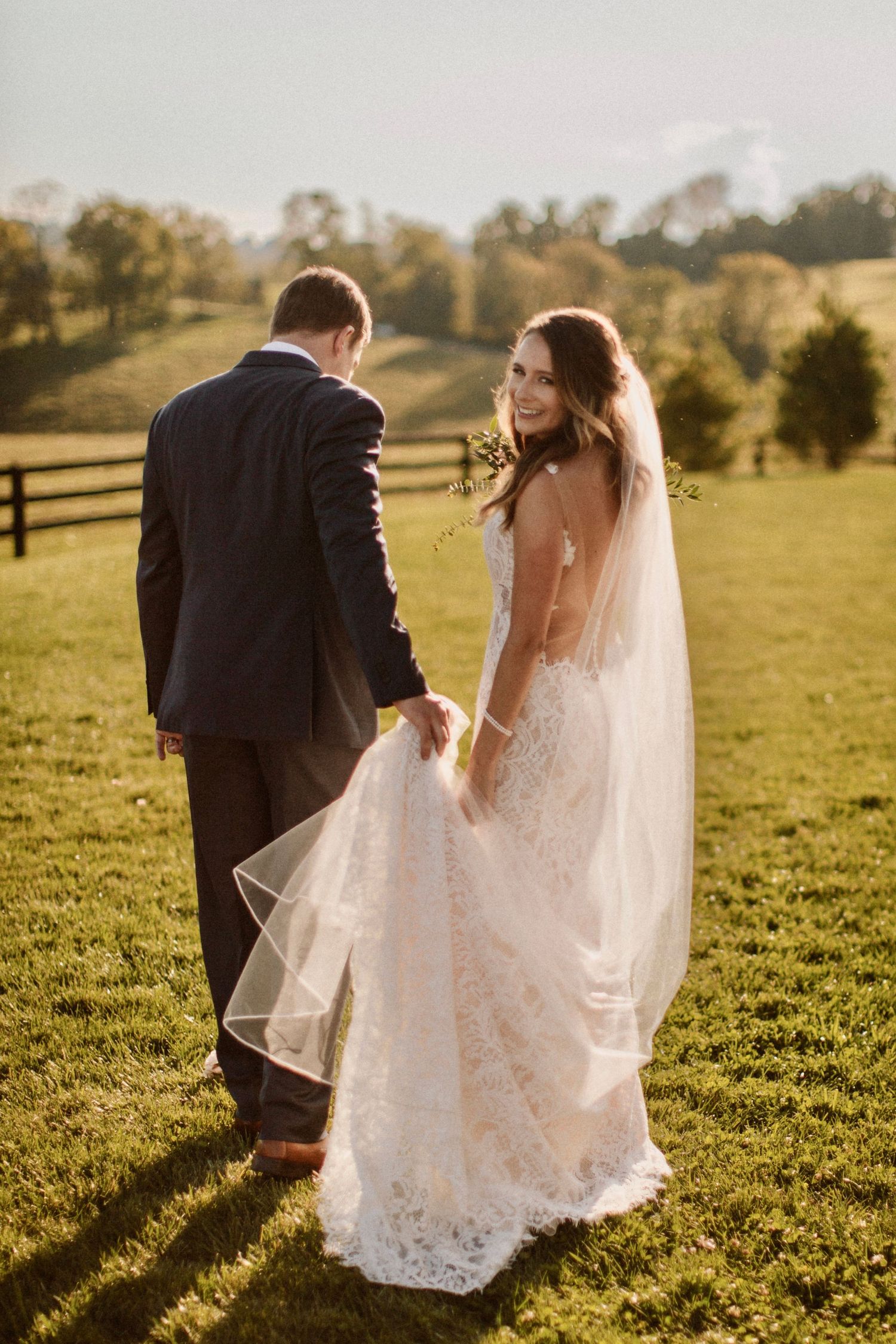 Alexa + Peyton | © Carly Arnwine Photography | Shadow Creek | Purcellville, Virginia | Erin Sellers | Dragonfly Events | Fluffy Thoughts