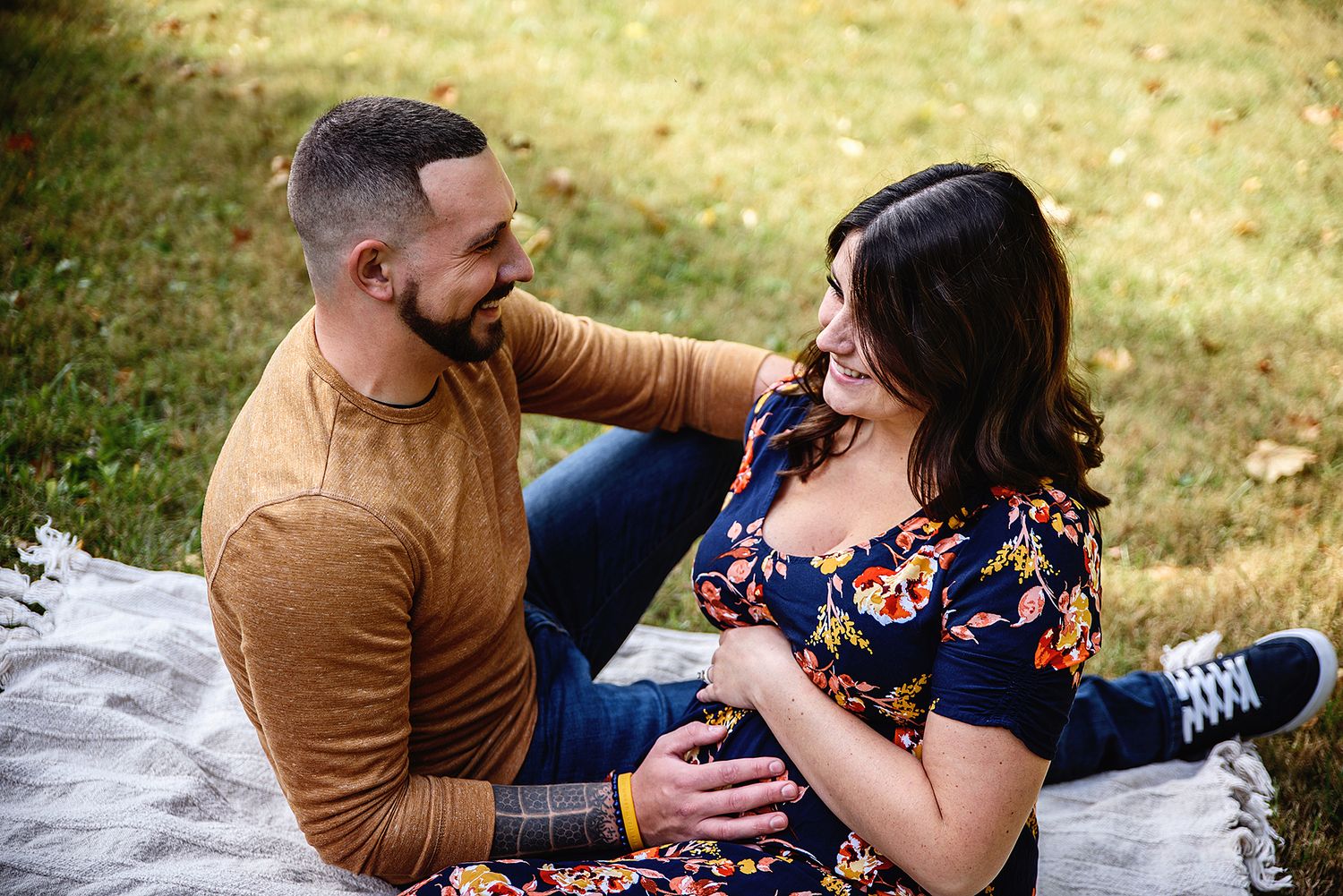 Lafayette Indiana photographer, Delphi Indiana photographer, family photographer. family photos, couple photos, maternity