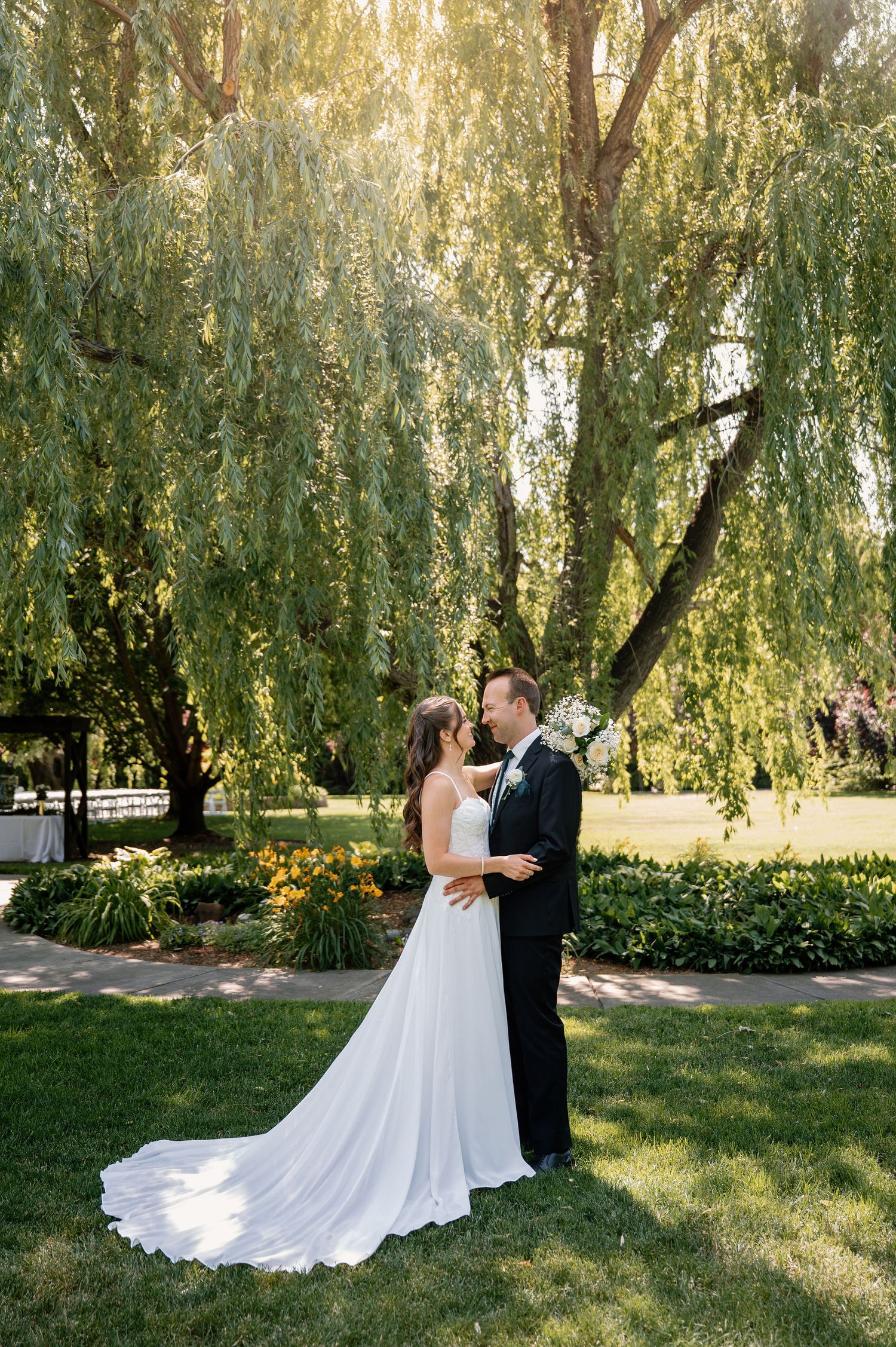 Promise Garden wedding bride and groom photos