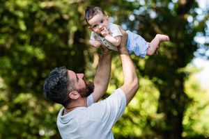 Family photographer in Newport, Rhode Island 
Capturing natural moments for your heirloom album