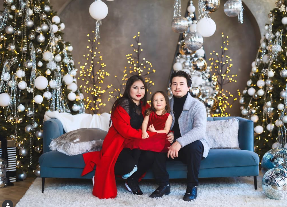 Christmas Mini photography sessions in Toronto.
