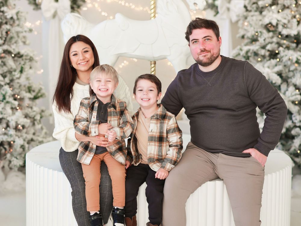 Christmas Mini photography sessions in Toronto.