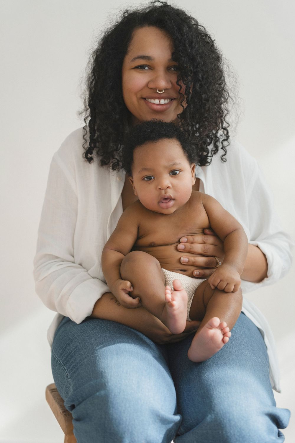 maternity studio photography photo maternité séance studio québec lévis nouveau-né newborn famille allaitement breastfead motherhood