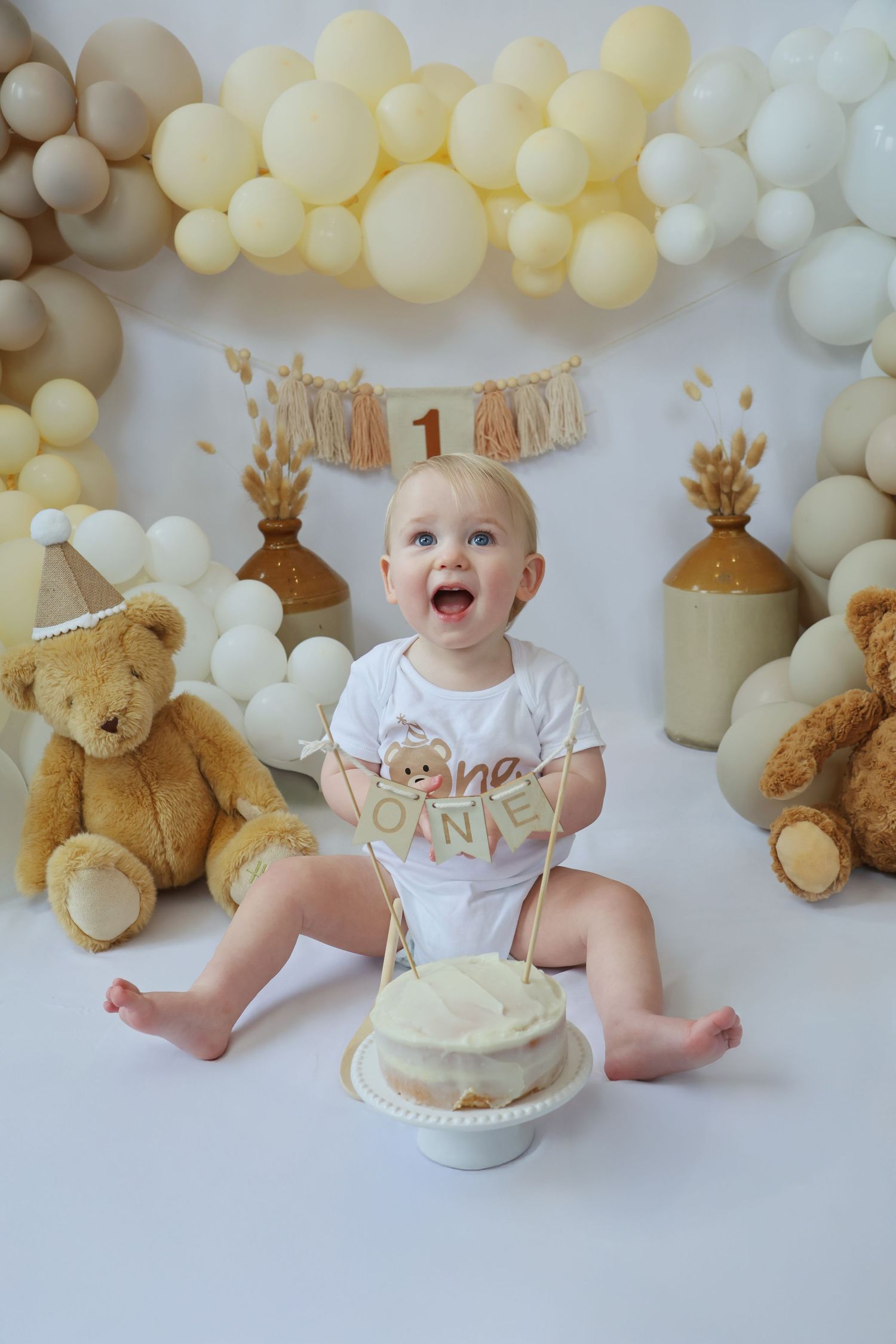 cake smash photography, cake smash session, first birthday photos, toddler, milestones, Coventry Photography, Coventry Photographer