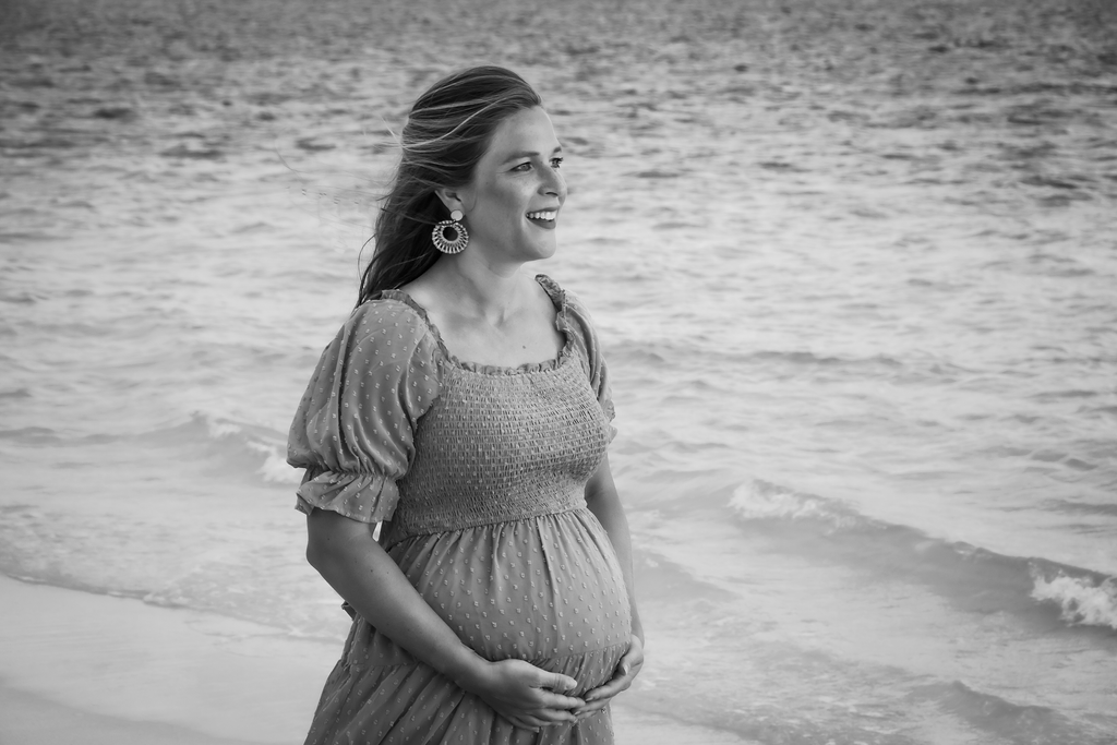 maternity session black and white photography