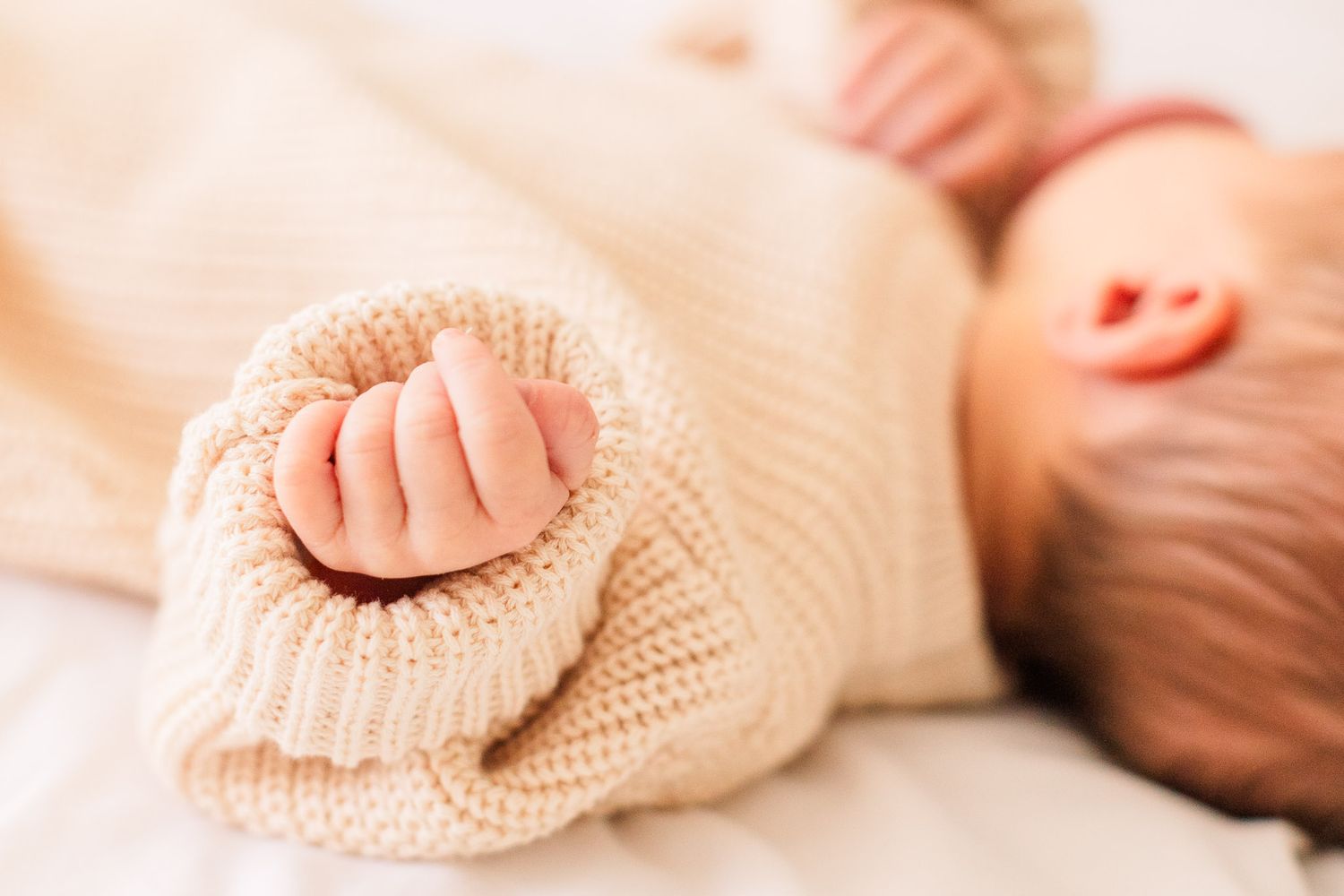 Richmond, Virginia newborn session capturing the tiny details of baby's hand.