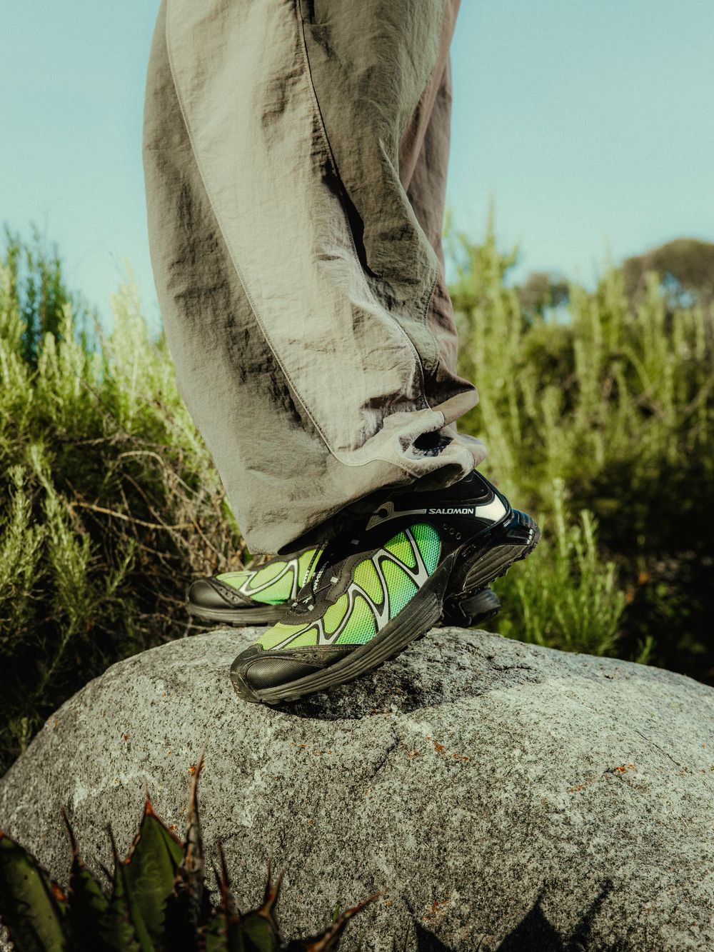 Salomon XT-Whisper shoes in Black Iced Aqua