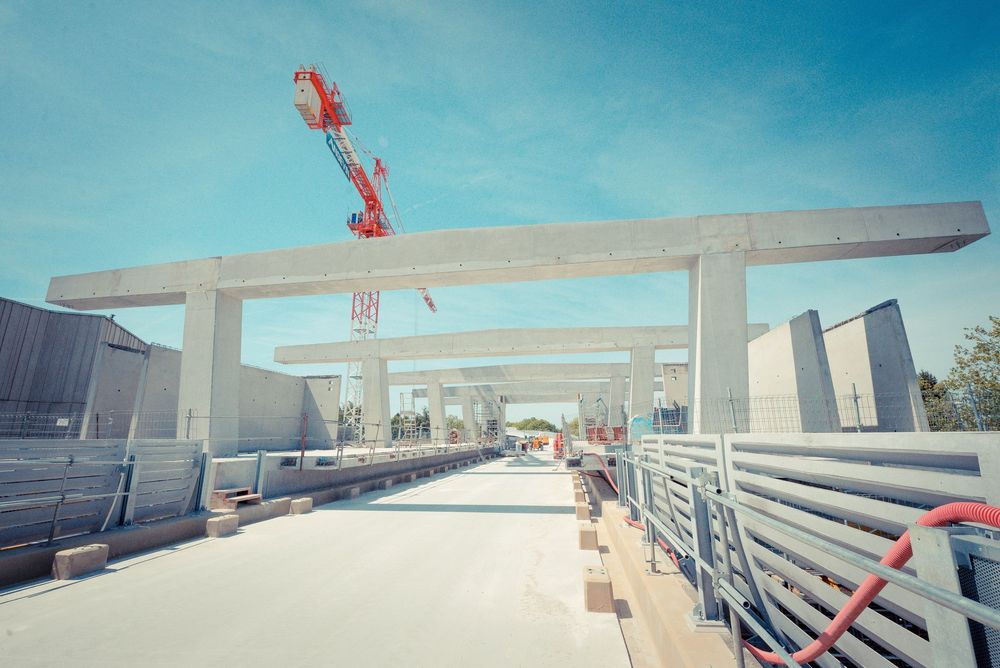 Photographie BTP Morbihan – poutres béton et structure porteuse chantier
