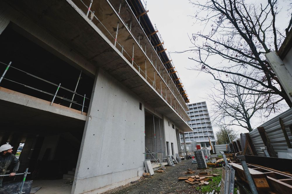 Photographe chantier Morbihan – façade béton et structure gros œuvre en phase élévation
