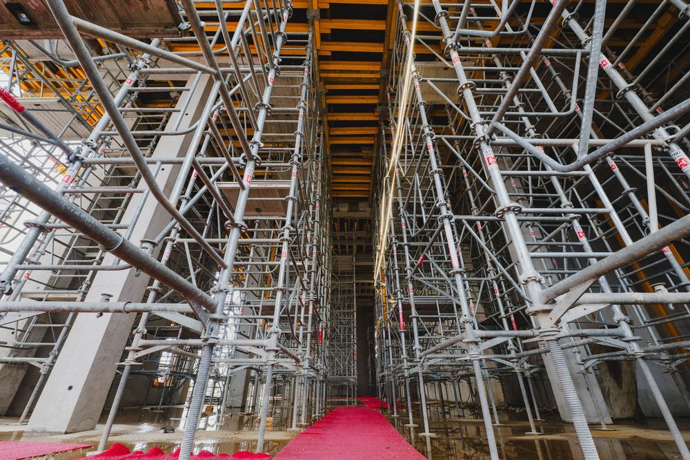 Suivi de chantier Bretagne – étaiement plancher béton et structure porteuse en cours de réalisation