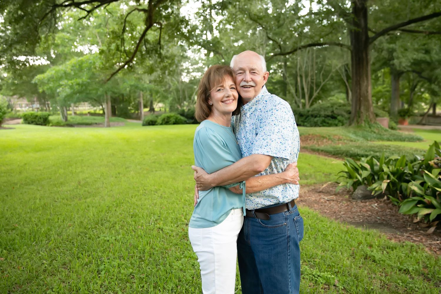 Extended family session taken at Cohn Arboretum in Central City, just outside of Baton Rouge.
