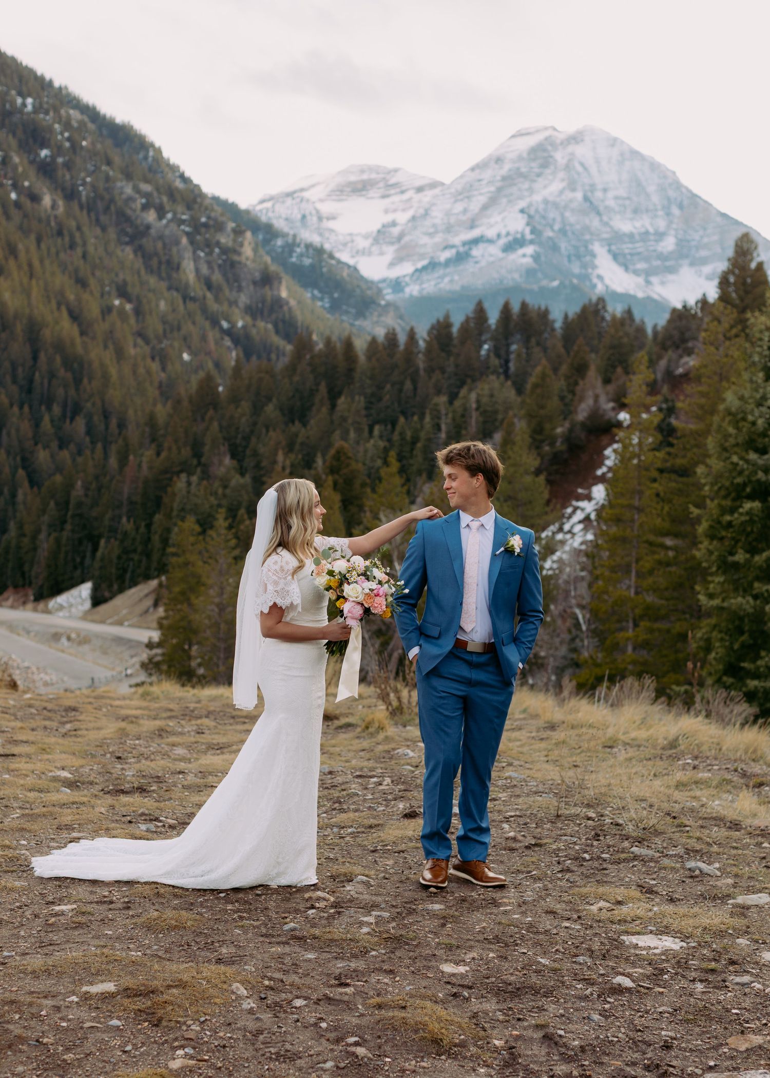 Utah wedding photographer capturing Utah mountain bridals