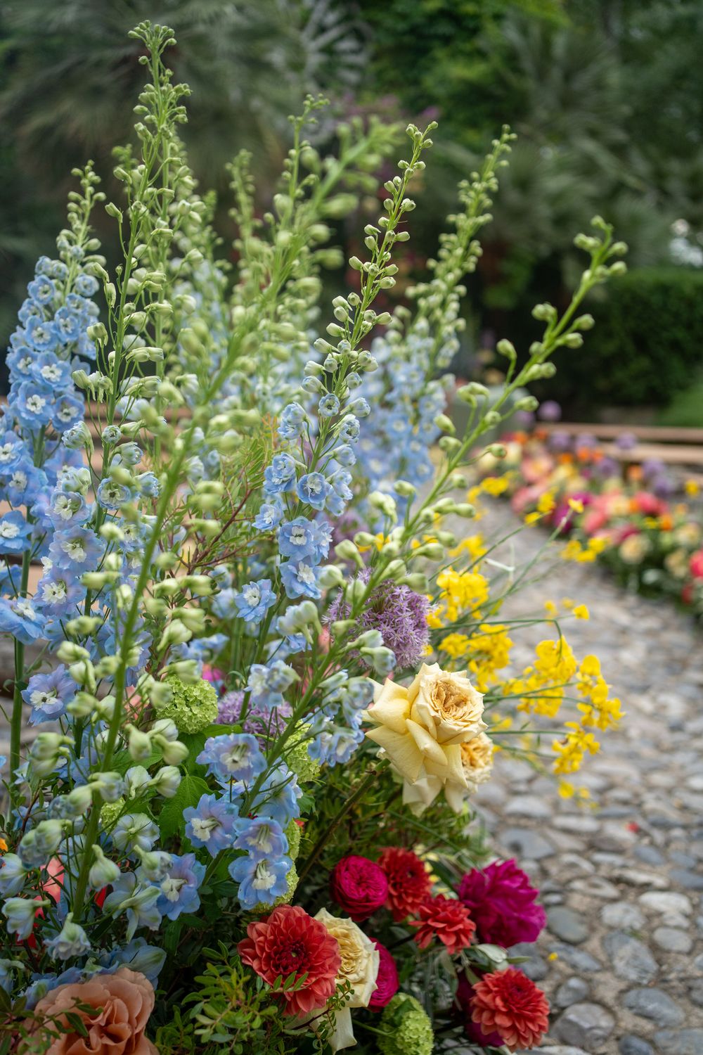Elegant floral arrangements defining wedding dinner atmosphere