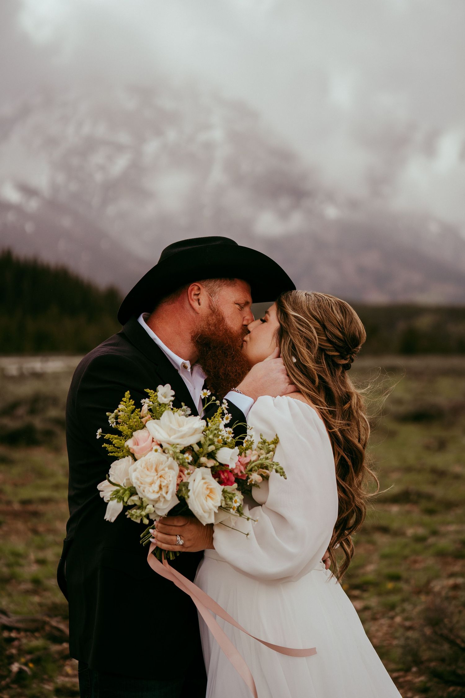Looking for a professional wedding photographer to capture every unforgettable moment? We specialize in timeless, romantic  photography