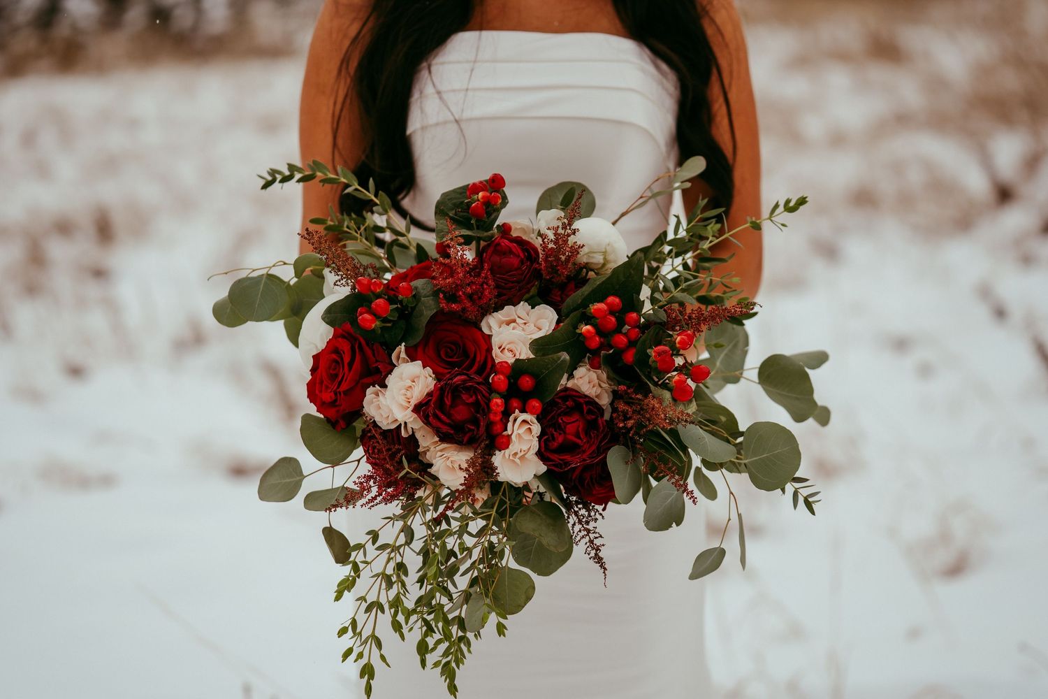 Our floral design studio specializes in luxury wedding flowers, custom bridal bouquets, romantic ceremony installations